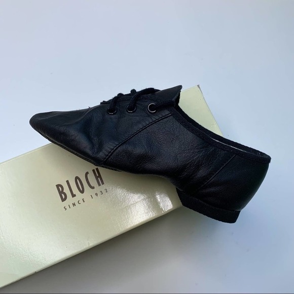 BLOCH Jazzsoft Girl's Leather Jazz Shoes Split Sole Tie NEW in box! - Picture 4 of 4